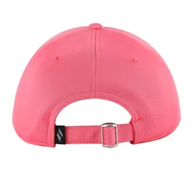 Chapeau à logo ton sur ton