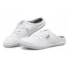 Chaussures en toile blanches