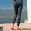 Leggings de sport imprimés du logo « Gris »