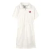 Robe à manches courtes ajustée à la taille avec logo imprimé « Blanc Noir Bleu »