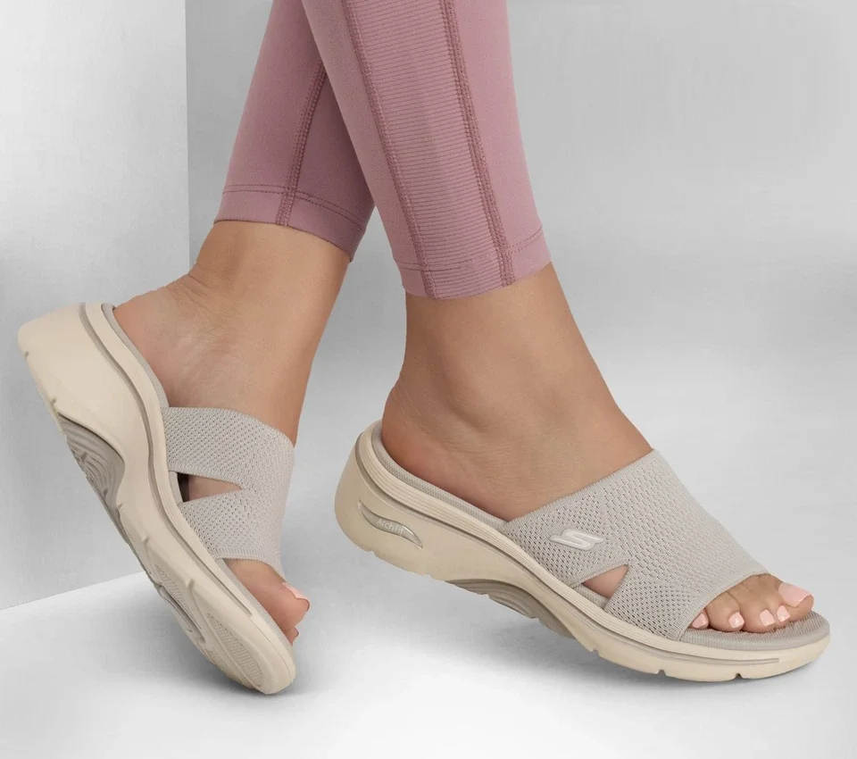 Sandale Go Walk Arch Fit 2.0 – Dakota Sandale Go Walk Arch Fit 2.0 – Dakota