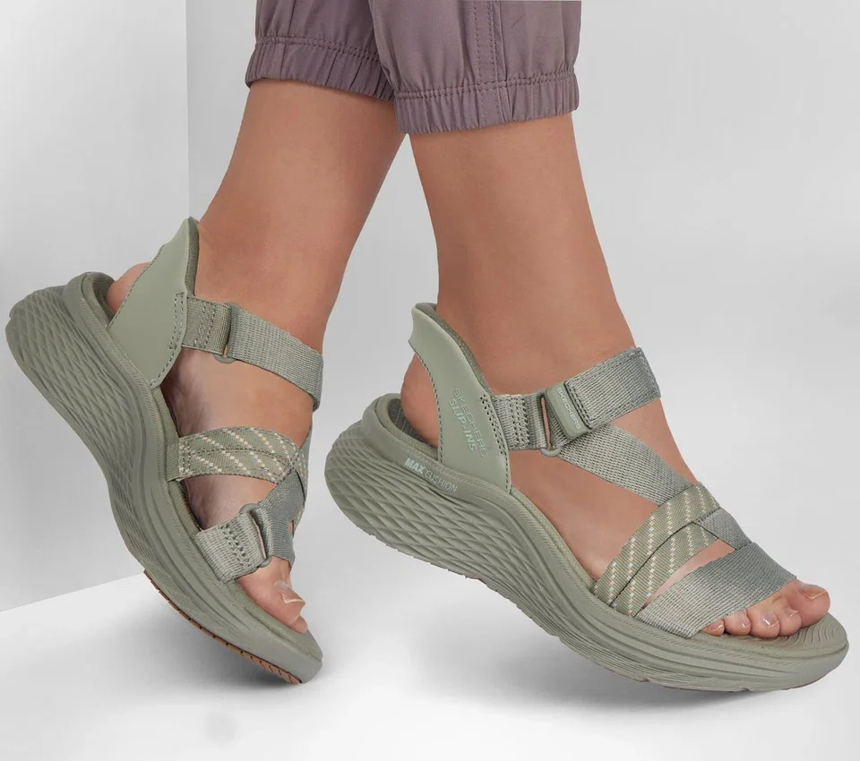 Skechers Slip-ins : Sandales Max Cushioning Elite 2.0 – Emery Skechers Slip-ins : Sandales Max Cushioning Elite 2.0 – Emery